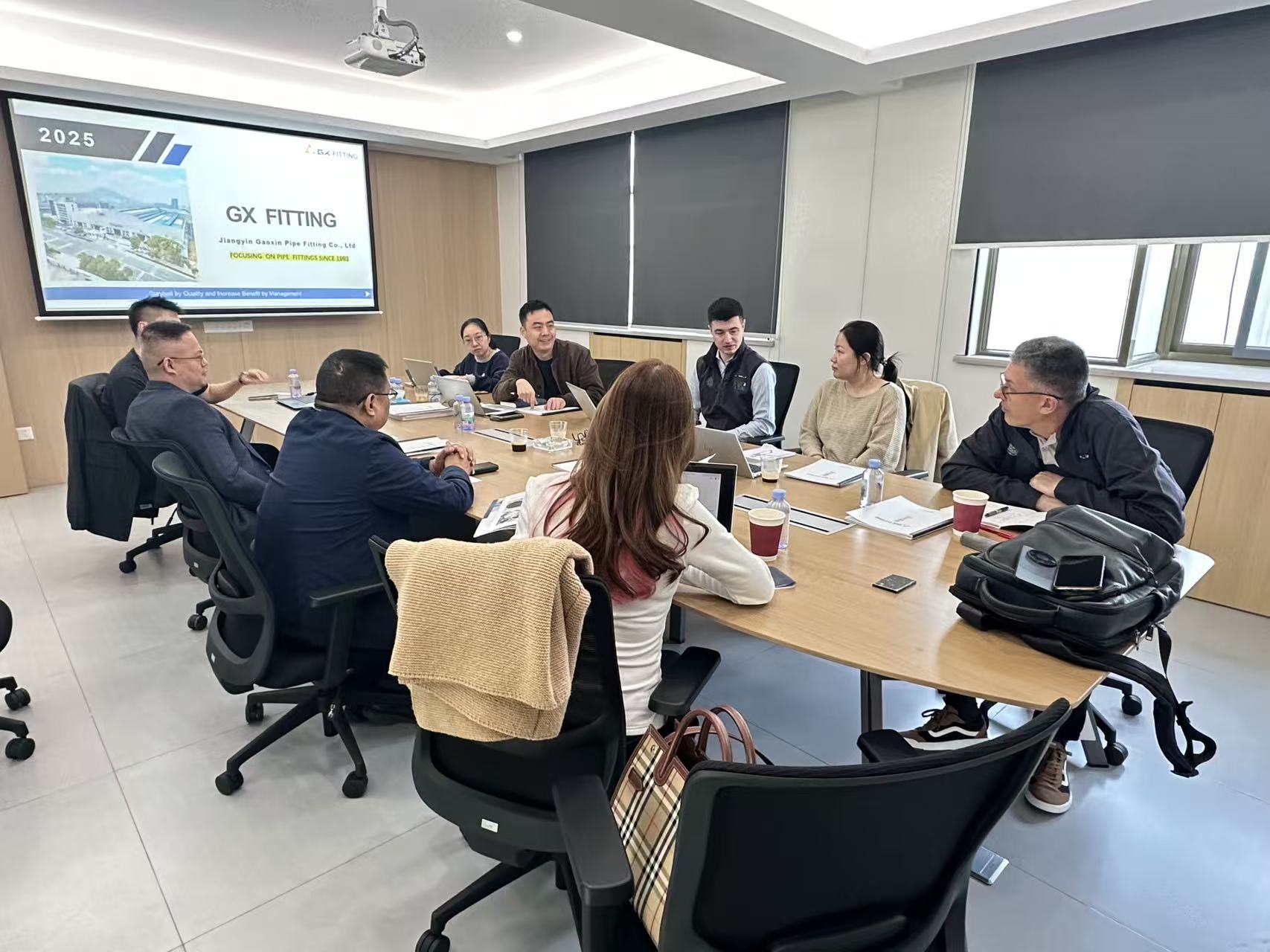 Kundedelegasjon besøker fabrikken vår for teknisk utveksling og samarbeid